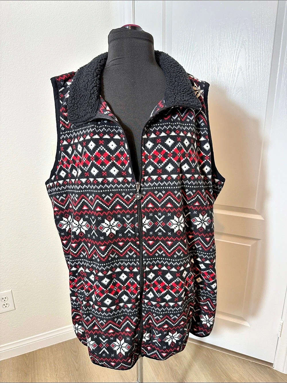 Catherines Fair Isle Fleece Vest in Black & Red Size 1X